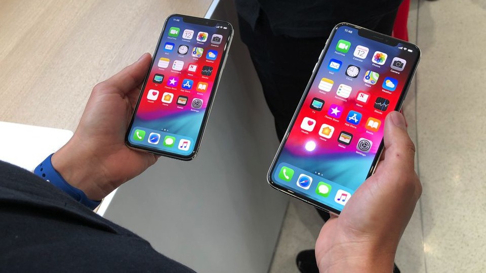 iPhone XS, XS MAX